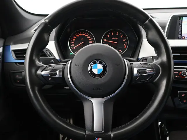 BMW X1 XDRIVE20i 192 PK AUT8 M-SPORT 2016 Benzine 17