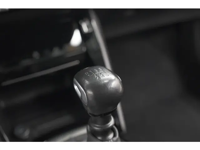 Peugeot 2008 PureTech 102 Allure Pack 2021 Benzine 31