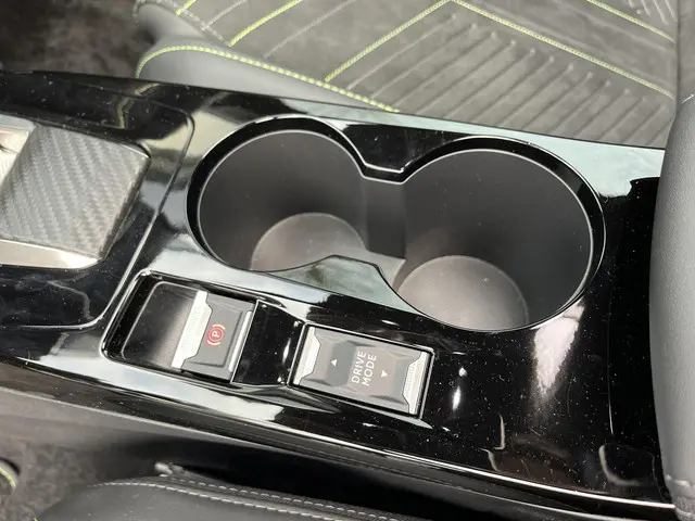 Peugeot 2008 1.2 Hybrid 145 PK GT 2025 Hybride Benzine 48