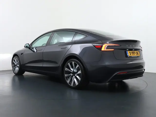 Tesla Model 3 Long Range AWD 78 kWh 2023 Elektrisch 5