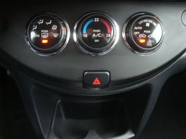 Nissan Note 1.4 Connect Edition ( Airco +Navi ) 2012 Benzine 7