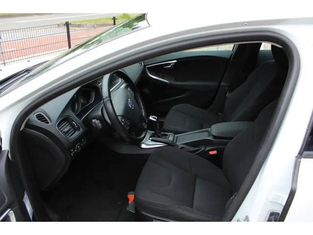 Volvo V40 1.6 T2 2014 Benzine 10