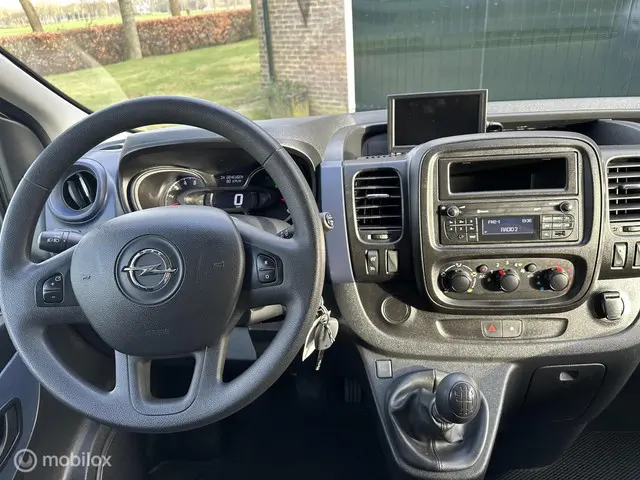 Opel Vivaro 2