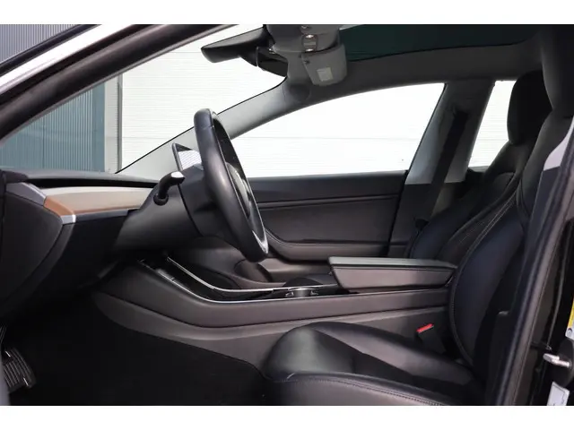 Tesla Model 3 Long Range AWD 75 kWh 2019 Elektrisch 11