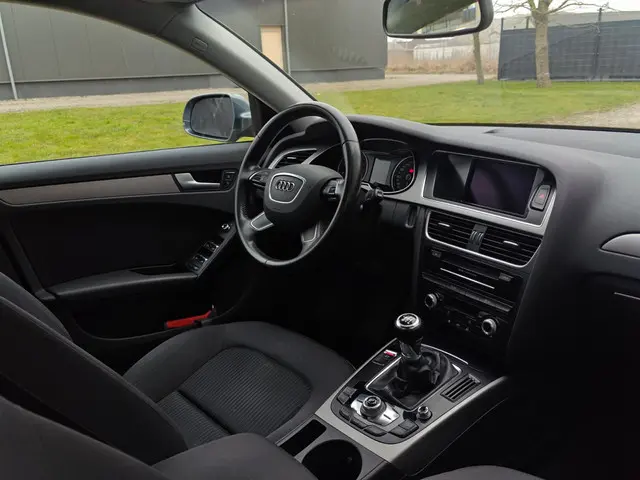 Audi A4 Limousine 1.8 TFSIe Edition 2013 Benzine 13