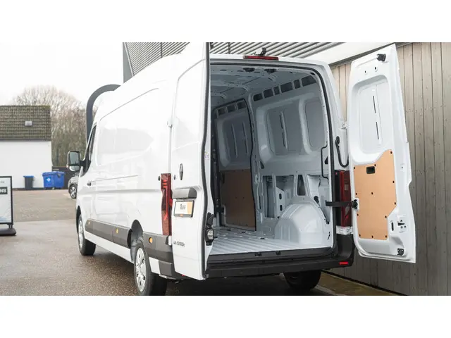 Renault Master T35 2.0 dCi 150 L3H2 Advance 2024 Diesel 9