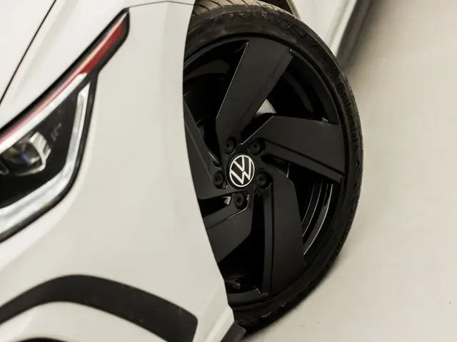 Volkswagen Golf 2.0 TSI GTI 2020 Benzine 16