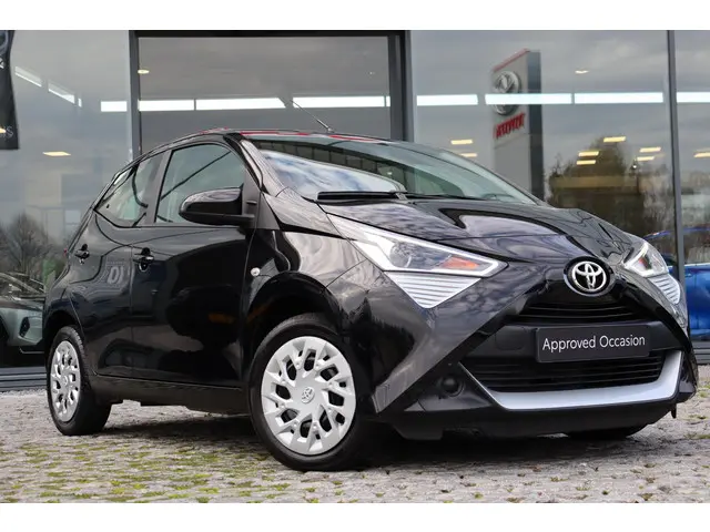 Toyota Aygo 1.0 VVT-i x-play Apple carplay, 2020 Benzine 10