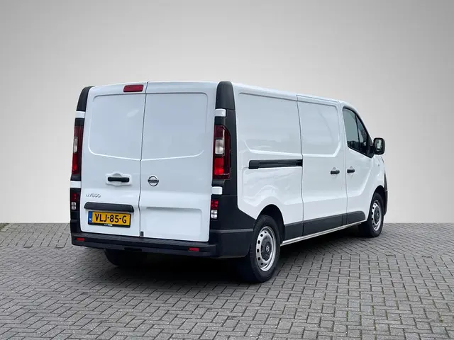 Nissan NV300 2.0 dCi 120 L2H1 Acenta 2021 Diesel 4