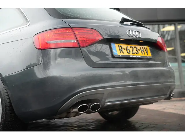 Audi A4 Avant 3.0 TFSI S4 quattro Pro Line 2013 Benzine 16