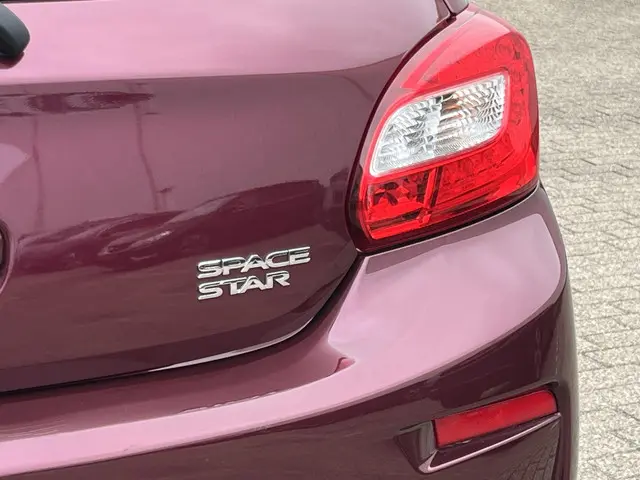 Mitsubishi Space Star 1.0 Intense 2016 Benzine 39