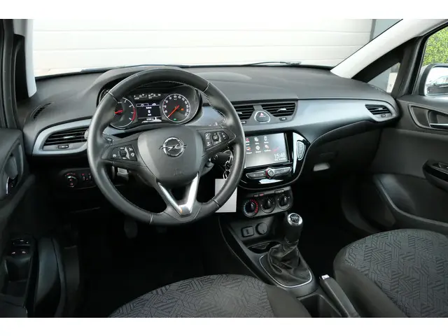 Opel Corsa 1.4 Favourite 2018 Benzine 3