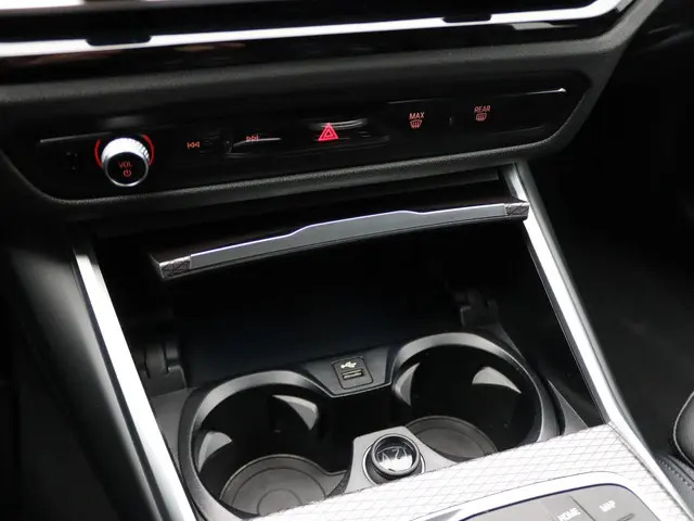 BMW 3 Serie Touring 320e 2023 Hybride Benzine 21