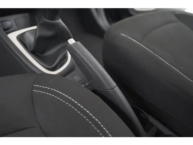 Renault Captur TCe 90 Limited 2017 Benzine 37