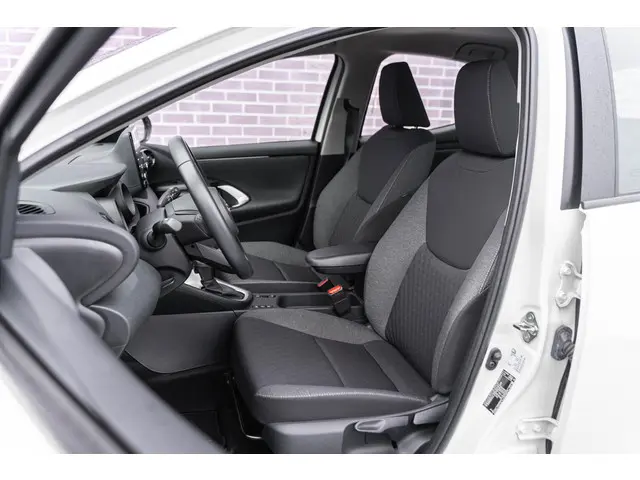 Toyota Yaris 1.5 Hybrid Dynamic 2022 Hybride Benzine 19