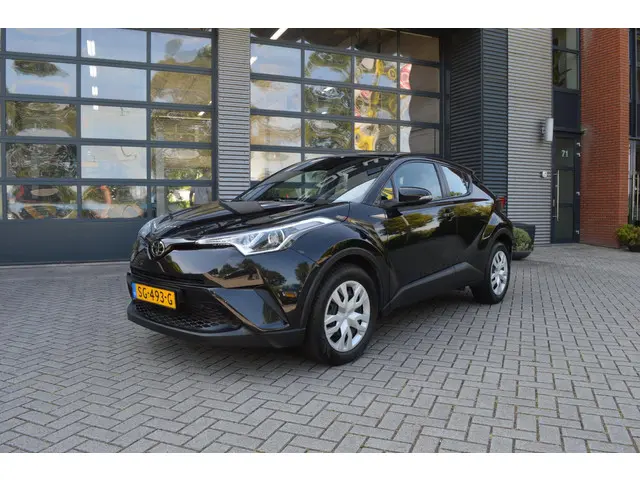 Toyota C-HR 2