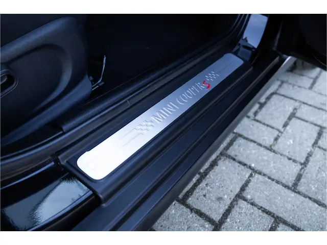 MINI Cooper S Mini Chili Serious Business 2015 Benzine 32