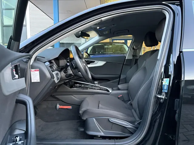 Audi A4 Avant 35 TFSI Advanced Edition 2023 Benzine 16