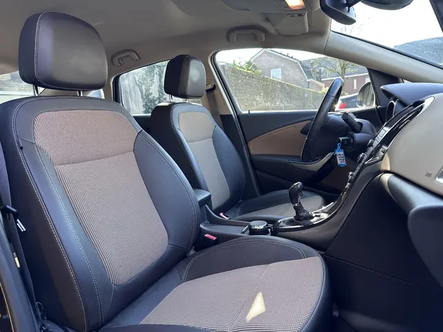 Opel Astra 1.4 Turbo Cosmo 2013 Benzine 13