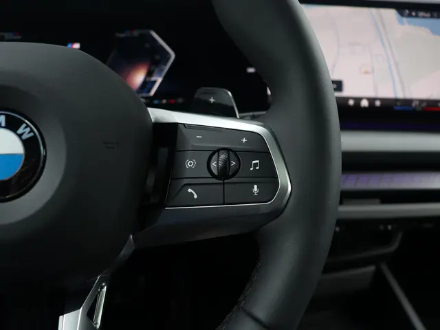 BMW 1 Serie 120 2025 Benzine 23