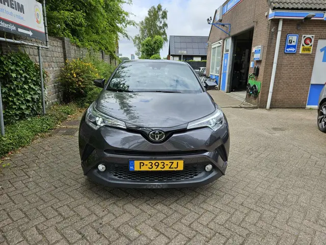 Toyota C-HR 1.2 Active 2018 Benzine 10