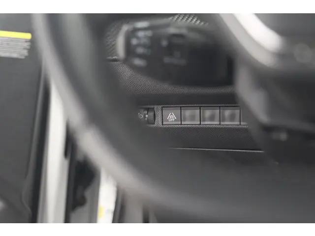 Peugeot 2008 PureTech 130 Allure 2020 Benzine 36