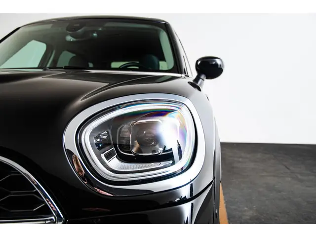 MINI Countryman Cooper SE ALL4 2022 Hybride Benzine 21
