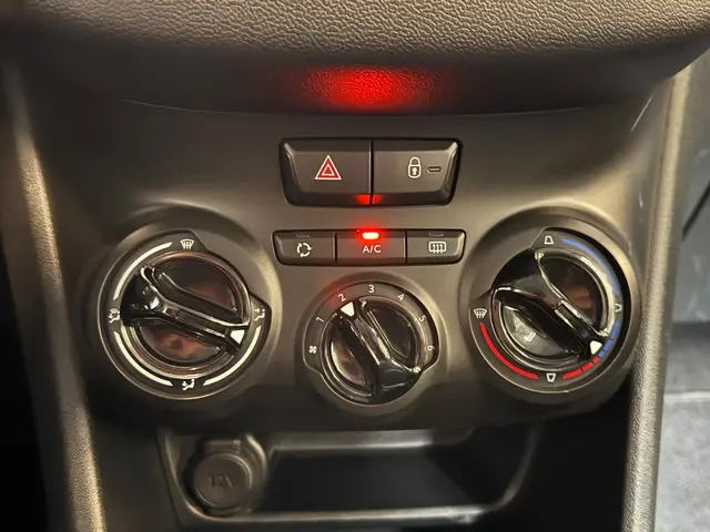 Peugeot 208 1.0 VTi Access|Airco|Cruise|NAP| 2014 Benzine 17