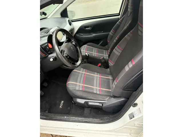 Peugeot 108 1.0 e-VTi Première 2015 Benzine 12