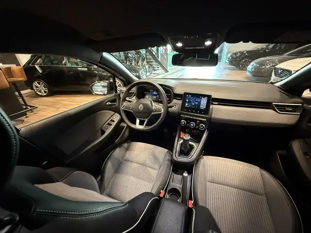 Renault Clio 1.0 TCe 90 GPF techno 2024 Benzine 9