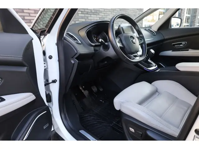 Renault Grand Scénic 1.2 TCe Bose 2017 Benzine 7