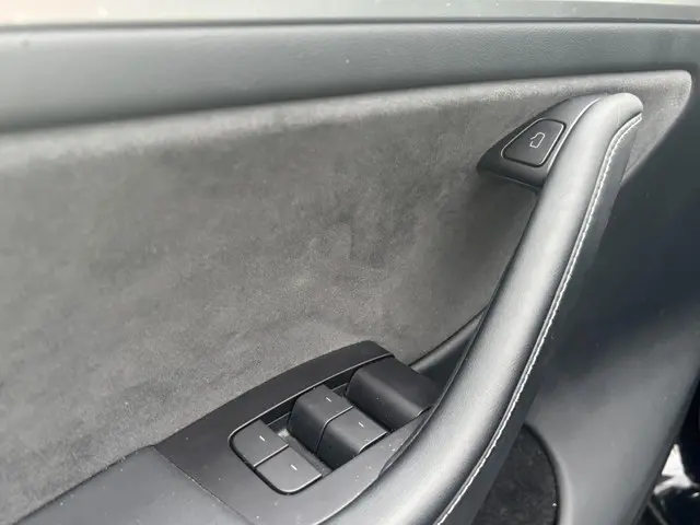 Tesla Model Y Performance AWD 75 kWh 2022 Elektrisch 15