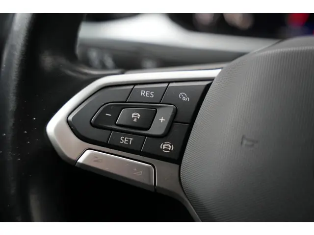 Volkswagen T-Roc 1.0 TSI Life 2023 Benzine 23