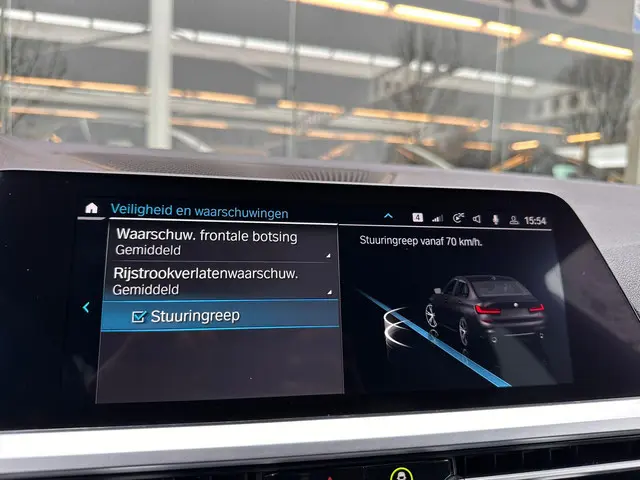 BMW 3 Serie 330e 2020 Hybride Benzine 16