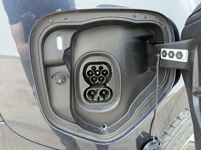 Volkswagen ID. Buzz ID.BUZZ 77 kWh 204pk 2023 Elektrisch 36