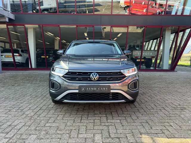 Volkswagen T-Roc 1.5 TSI Life Business 2024 Benzine 2