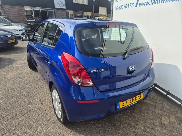 Hyundai i20 1.2i i-Motion 2013 Benzine 28
