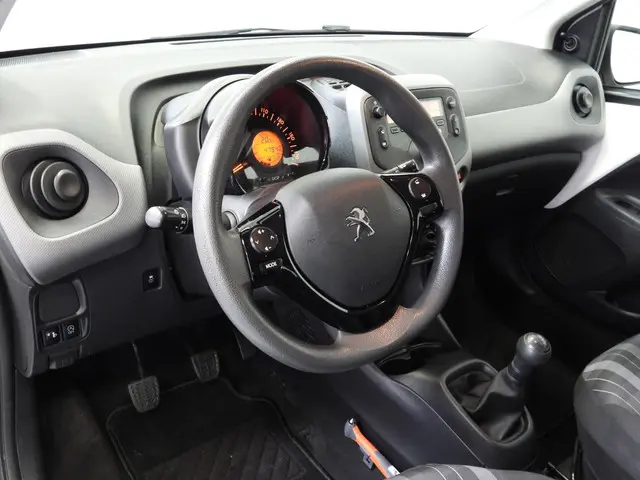 Peugeot 108 1.0 e-VTi Active Premium 2020 Benzine 4