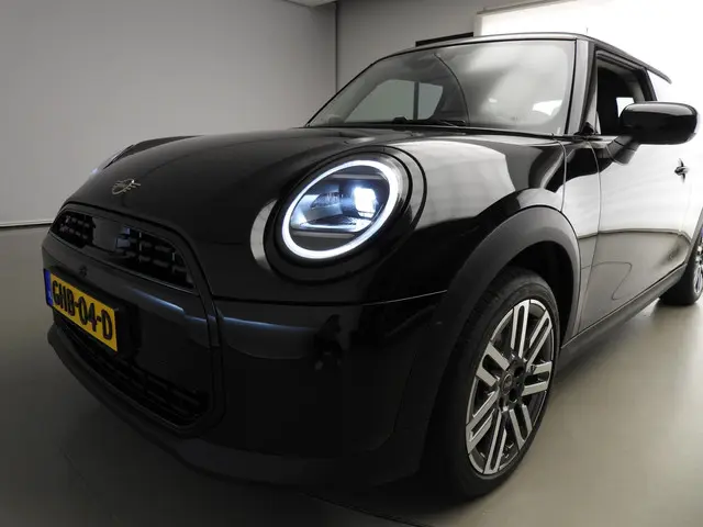 MINI 3-Deurs Cooper C 2024 Benzine 30