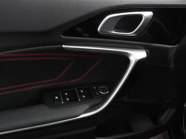 Kia ProCeed 1.6 T-GDi 204pk Automaat GT 2023 Benzine 13