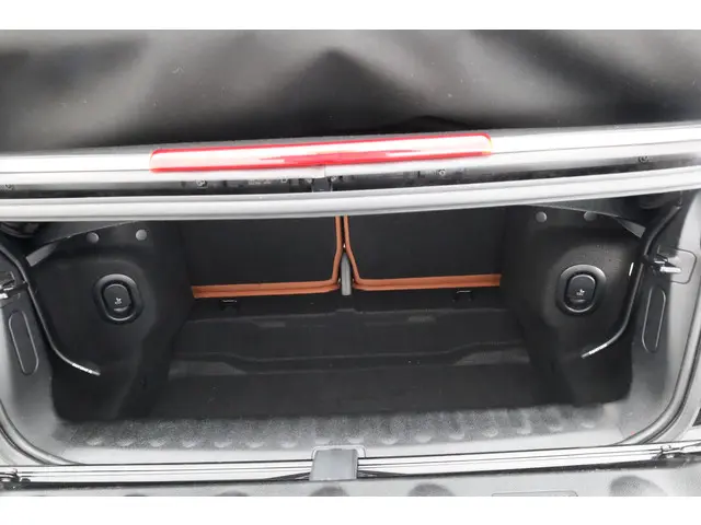 MINI Cooper Cabrio Mini 1.5 - JCW Pakket 2016 Benzine 23