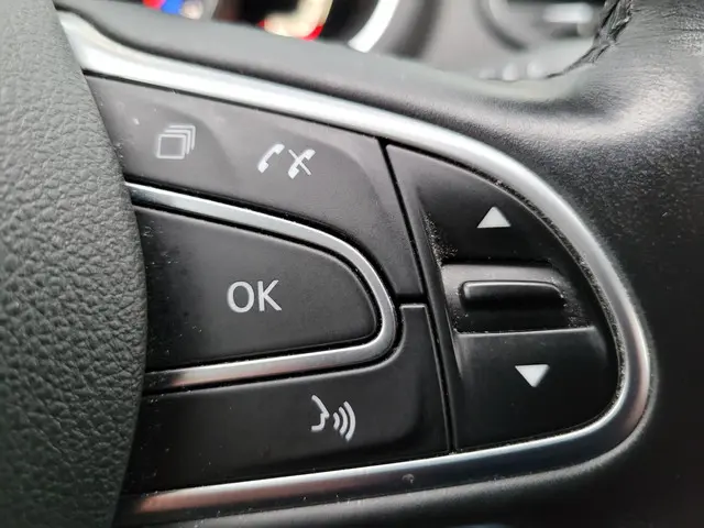 Renault Scénic 1.2 TCe Bose 2016 Benzine 24