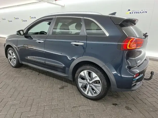 Kia e-Niro ExecutiveLine 64 kWh 2020 Elektrisch 4