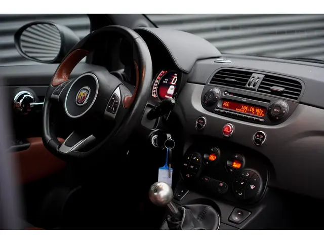 Fiat 500 1.4 T-Jet Abarth Competizione 2015 Benzine 29