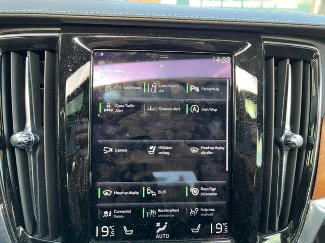 Volvo V90 2.0 T4 Business Luxury+ 2020 Benzine 23