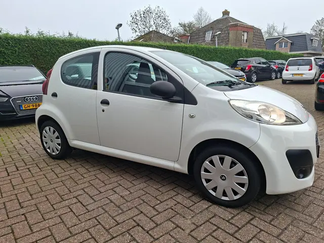 Peugeot 107 1.0 Airco Rijklaar 2012 Benzine 11