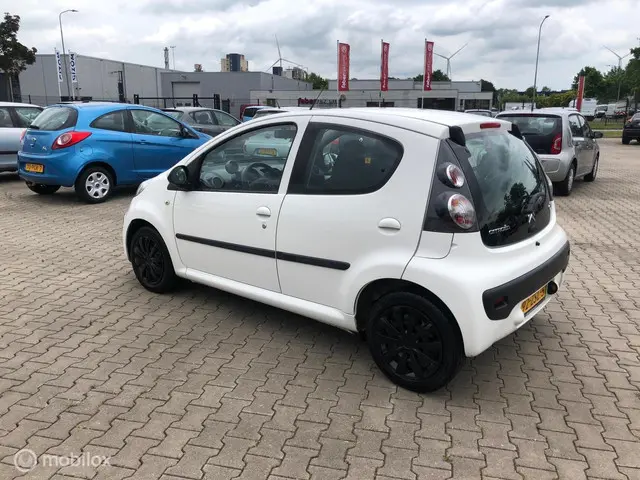 Citroën C1 1.0 5DRS LED AIRCO NAVI ELL PAKK 2013 Benzine 7