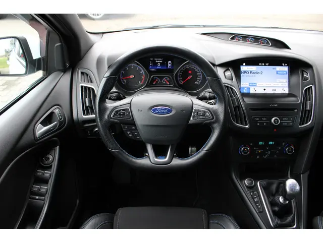 Ford Focus 2.3 RS 2018 Benzine 17