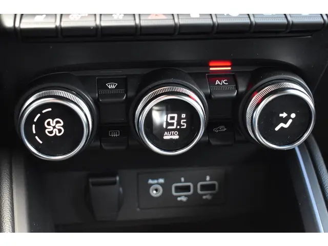 Renault Clio TCe 130 EDC R.S. Line 2019 Benzine 17