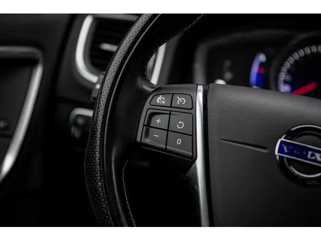 Volvo V60 2.0 T4 Business Sport 2018 Benzine 23